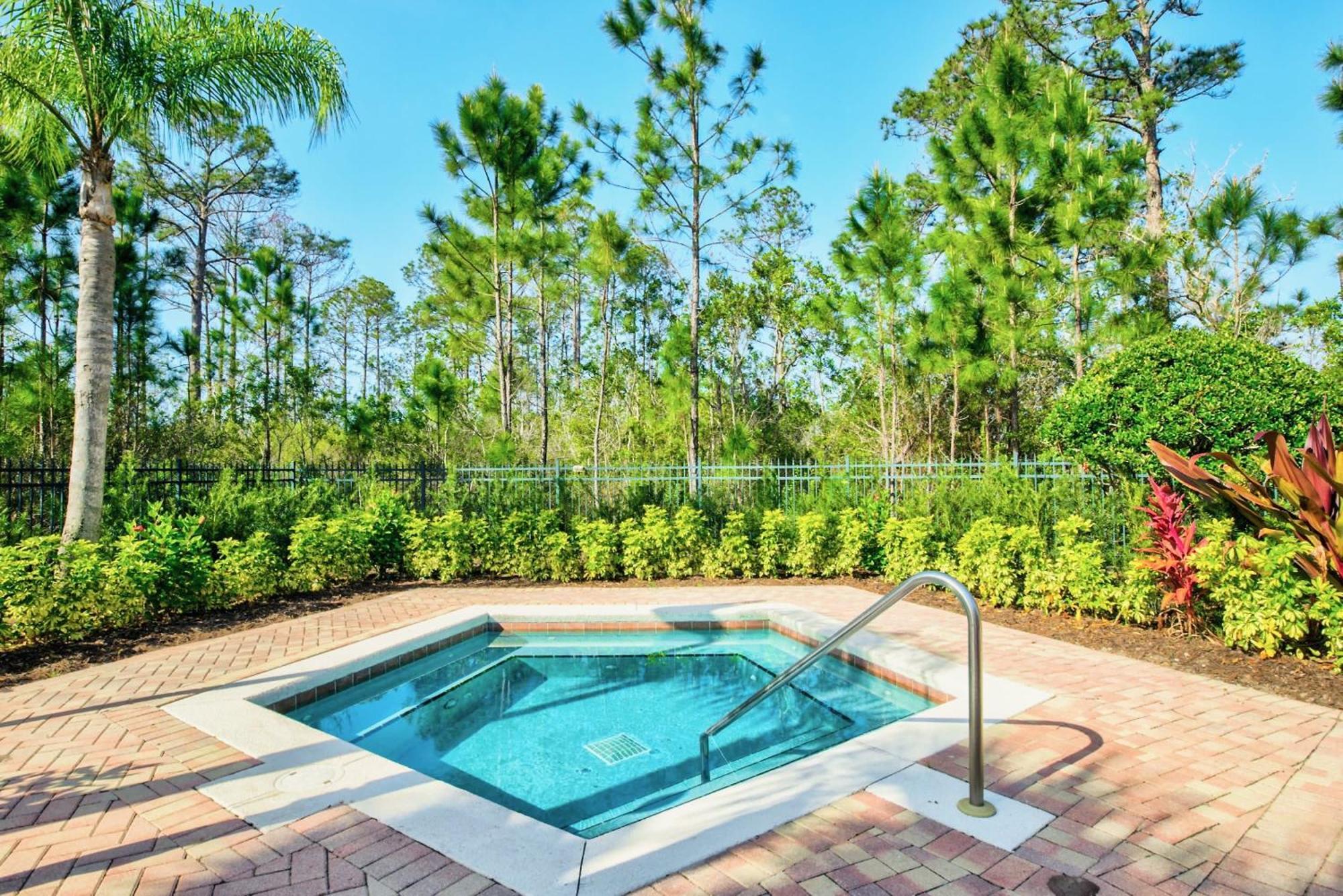 Stunning 2Br Condo With Hot Tub And Pool, Near Disney! Orlando Exterior foto